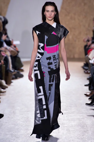 Look 28